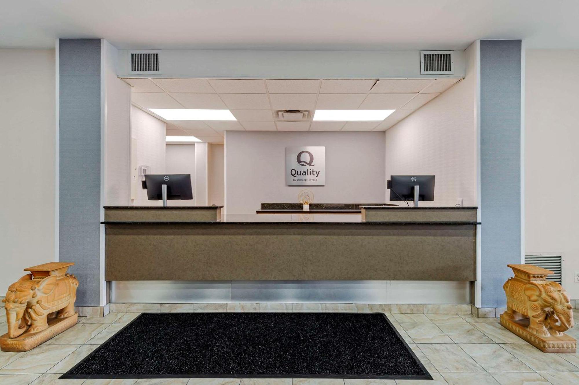 Quality Inn Ottawa Exterior foto