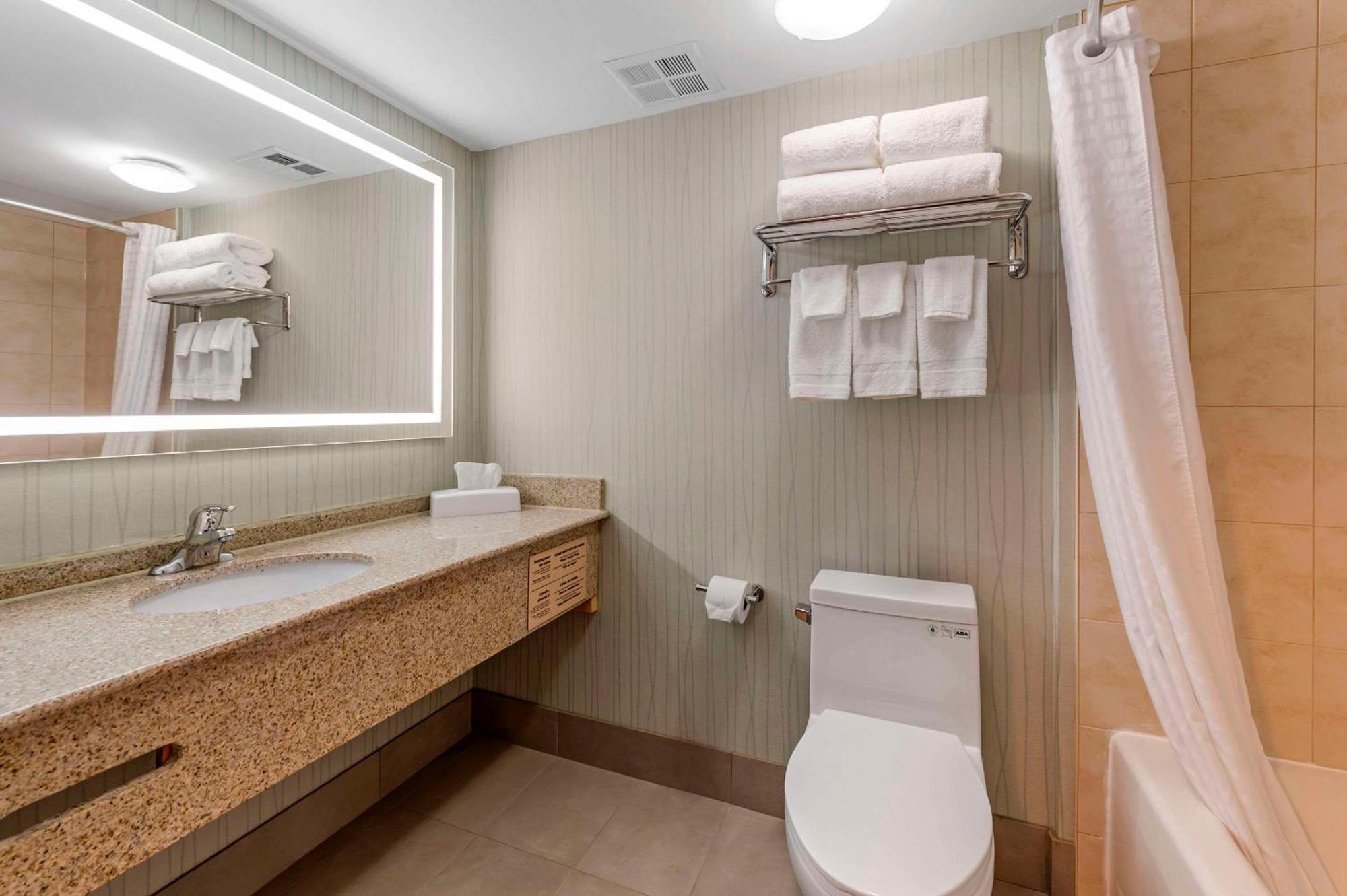 Quality Inn Ottawa Exterior foto